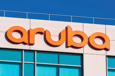 140920184-20-de-febrero-de-2020-santa-clara-ca-usa-aruba-networks-firma-en-su-sede-en-silicon-valley-aruba-es-